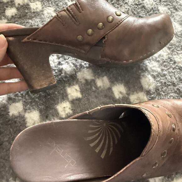 Dansko Shoes Womens Size 7.5 Brown Leather‎ Studded Clogs Slip On Heels Comfort - Picture 9 of 12